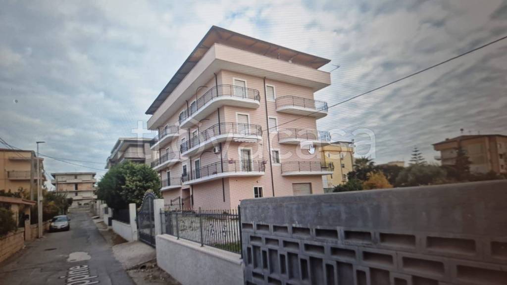appartamento in vendita a Crotone in zona Farina
