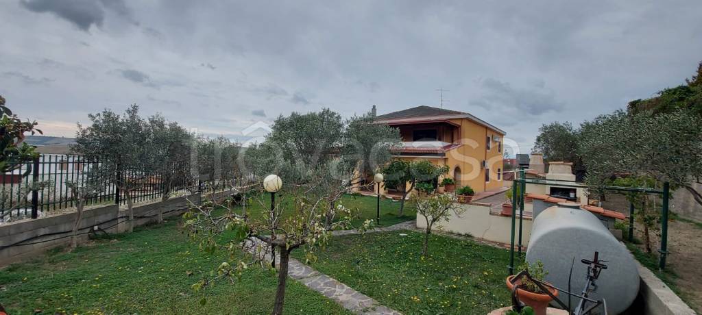 appartamento in vendita a Crotone in zona Farina