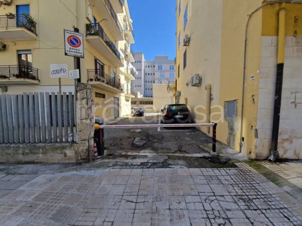locale di sgombero in vendita a Crotone in zona Centro Città