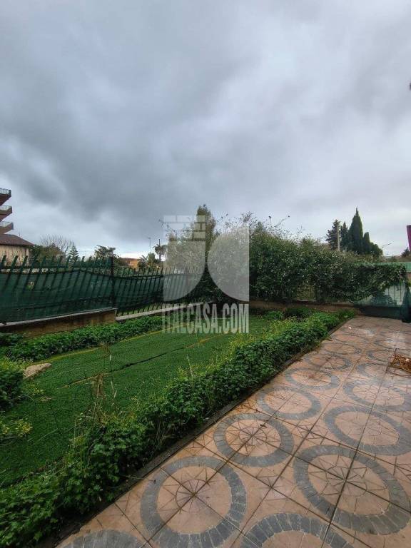 casa indipendente in vendita a Crotone in zona Città Vecchia