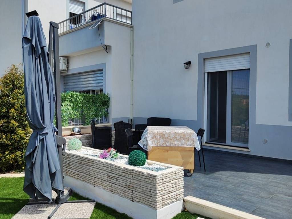 casa indipendente in vendita a Crotone in zona Farina