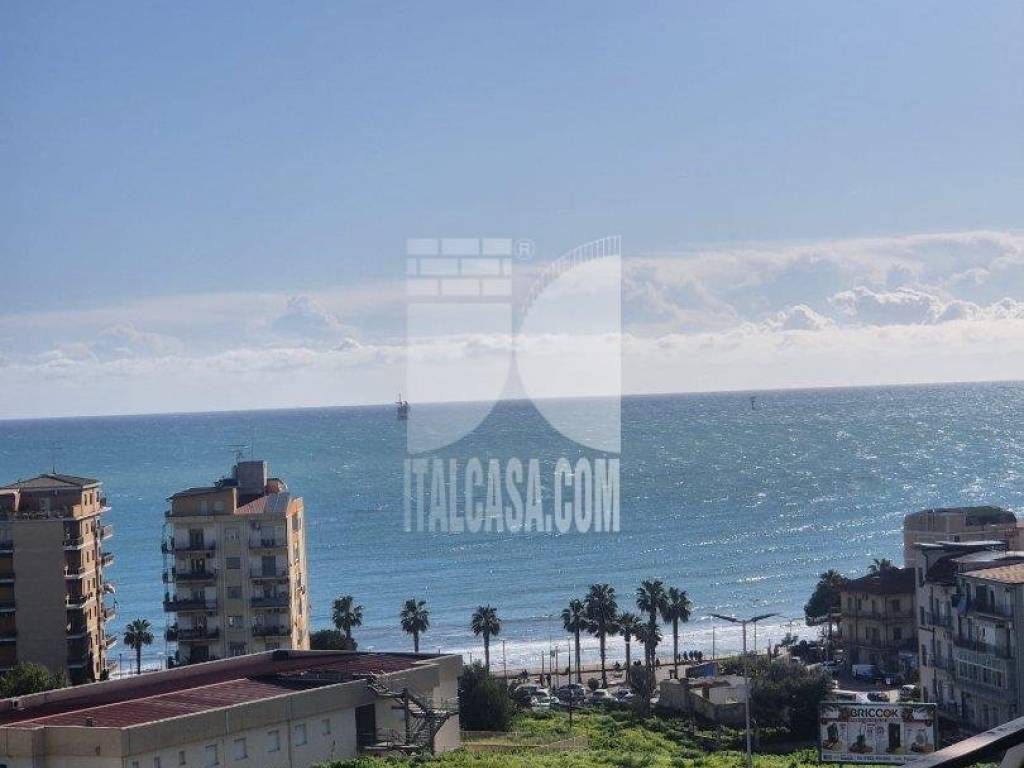 appartamento in vendita a Crotone in zona Centro Città