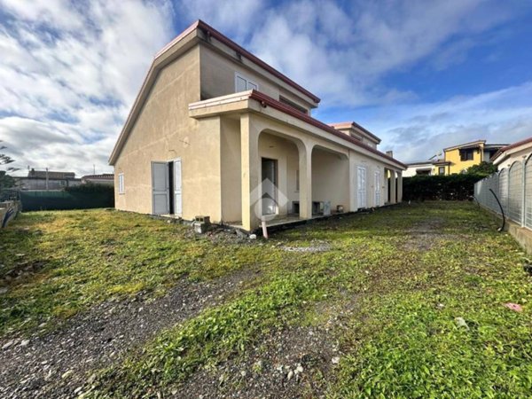 casa indipendente in vendita a Crotone in zona Margherita