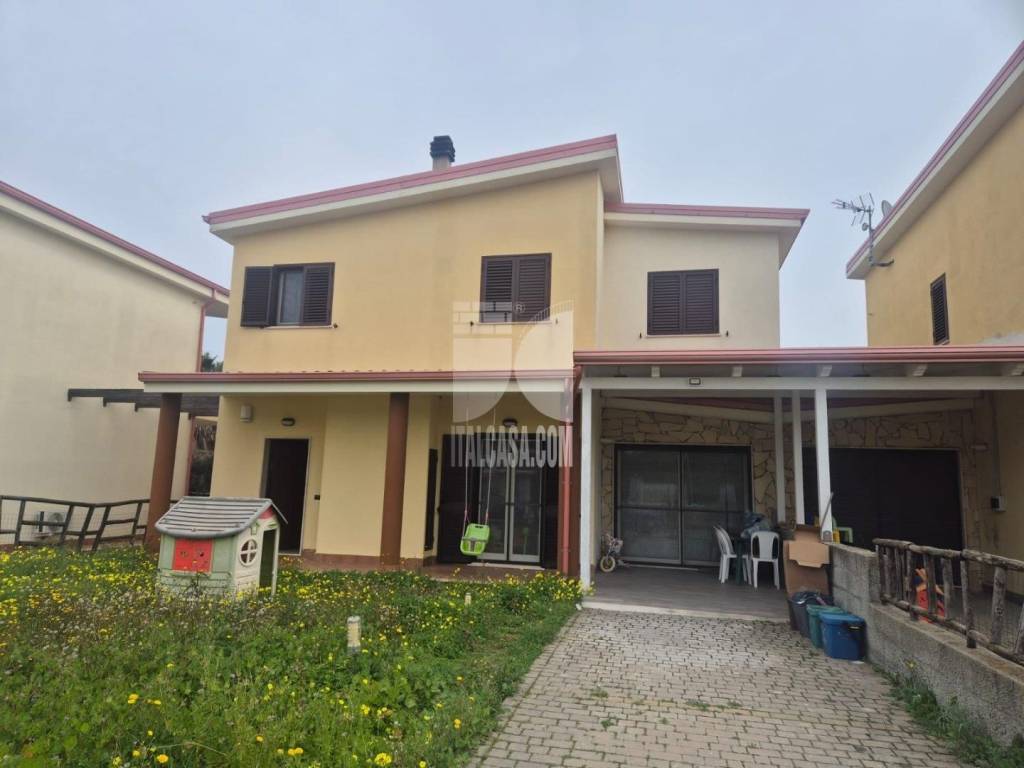 casa indipendente in vendita a Crotone in zona Margherita