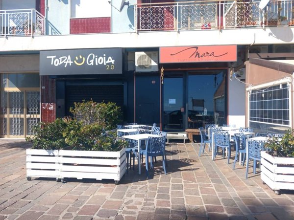 negozio in vendita a Crotone