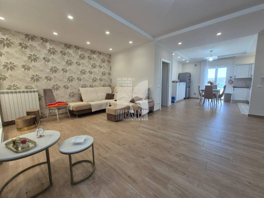 appartamento in vendita a Crotone in zona Centro Città