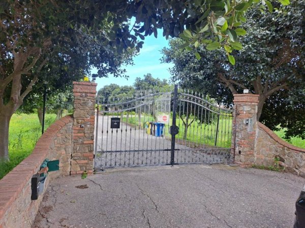 casa indipendente in vendita a Crotone in zona Apriglianello