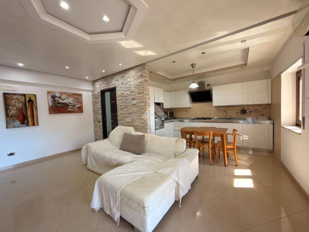 appartamento in vendita a Crotone in zona Tufolo