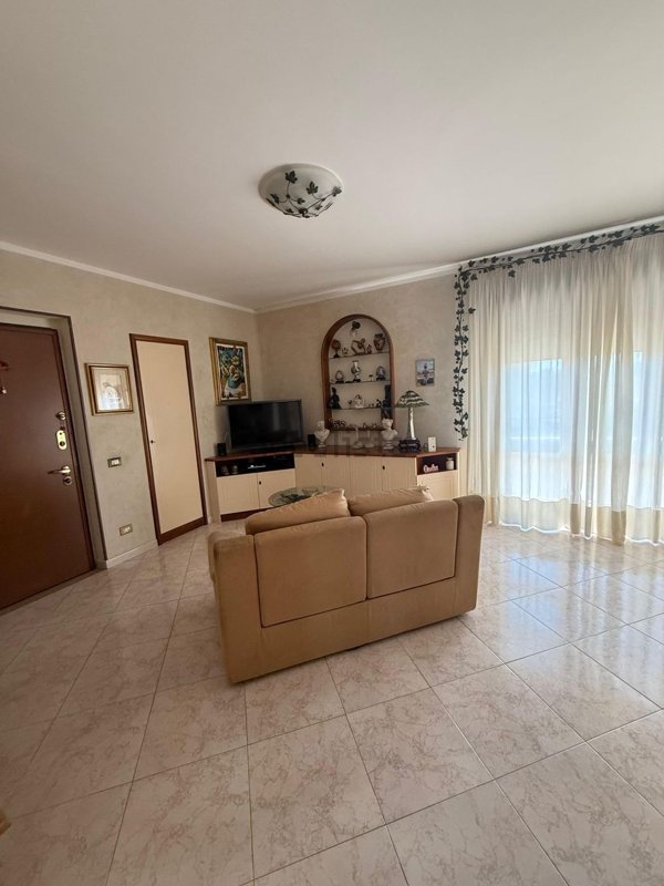 appartamento in vendita a Crotone in zona Tufolo