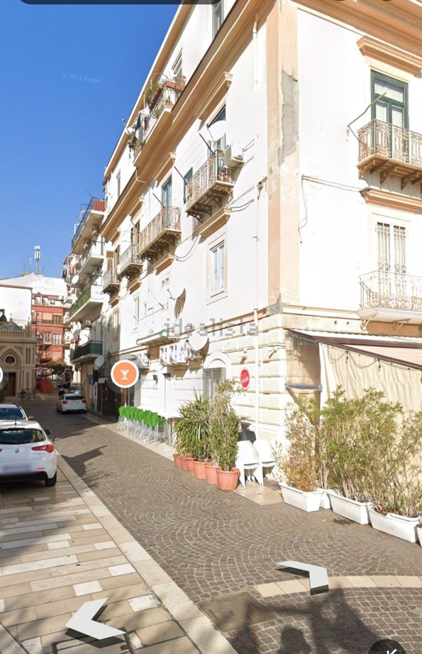 negozio in vendita a Crotone