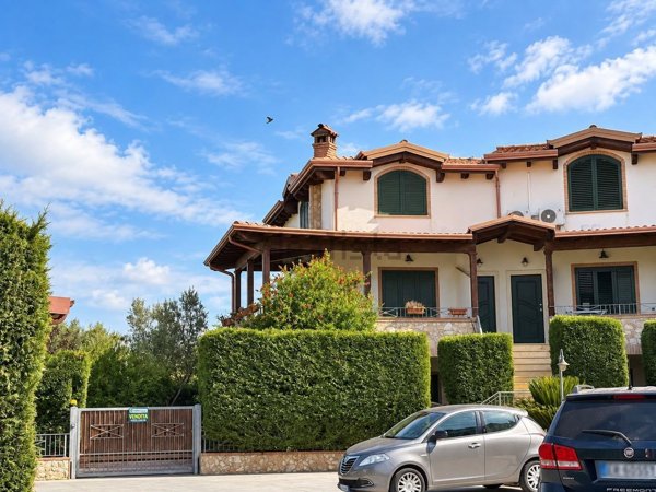 appartamento in vendita a Crotone in zona Tufolo