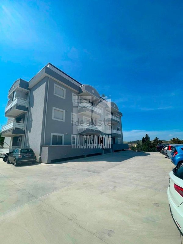 appartamento in vendita a Crotone in zona Farina