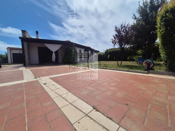 casa indipendente in vendita a Crotone in zona Margherita
