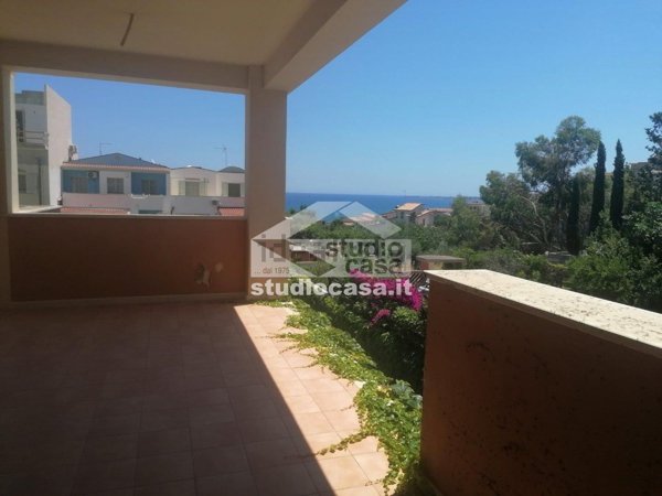 casa indipendente in vendita a Crotone
