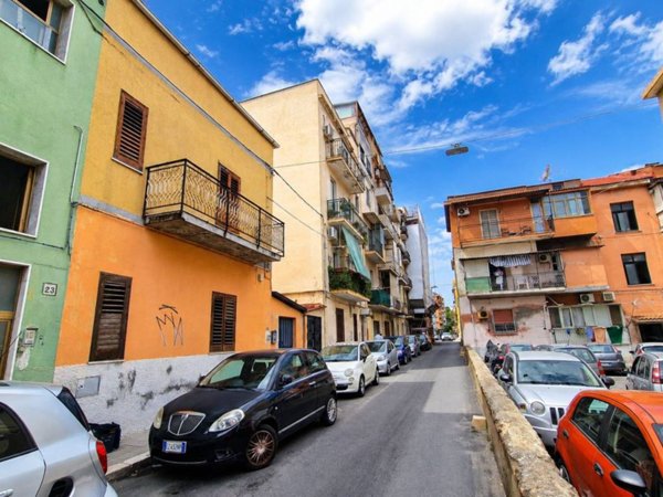 casa indipendente in vendita a Crotone in zona Centro Città