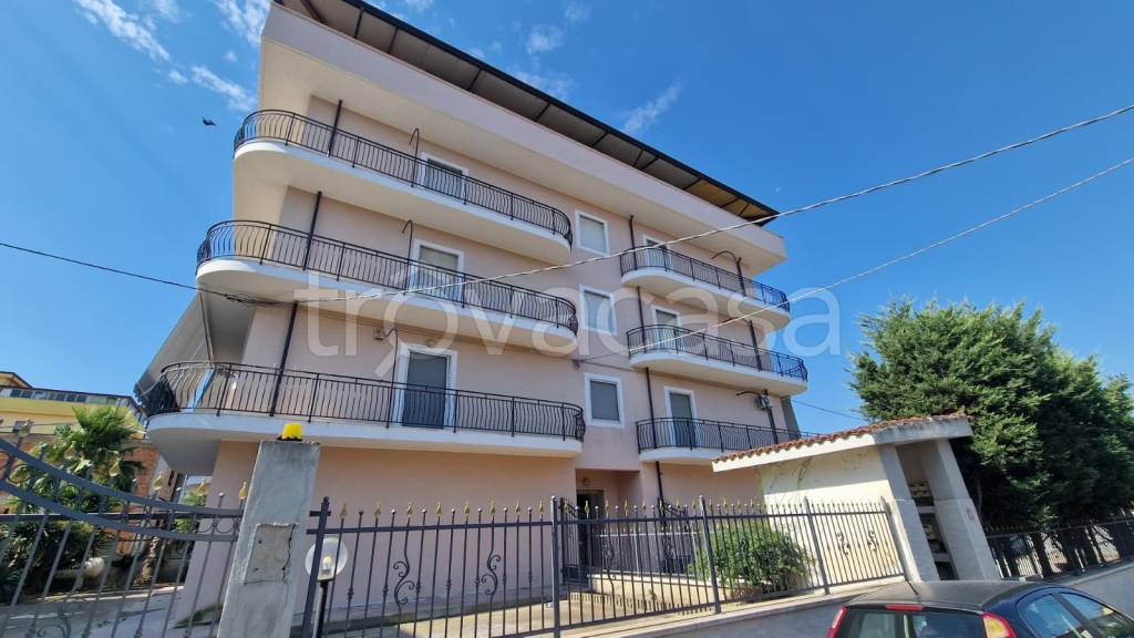 appartamento in vendita a Crotone in zona Farina