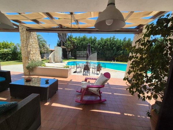 casa indipendente in vendita a Crotone in zona Margherita