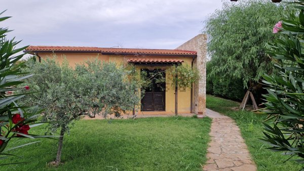 casa indipendente in vendita a Crotone in zona Margherita