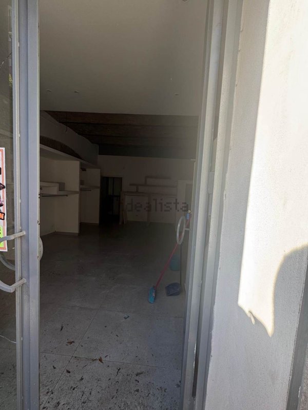 locale commerciale in vendita a Crotone in zona Centro Città