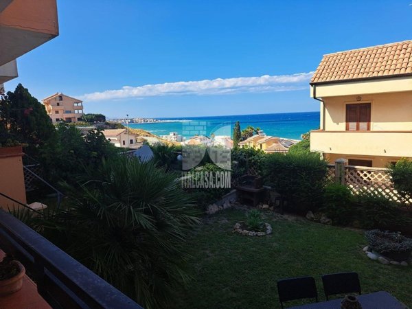 casa indipendente in vendita a Crotone