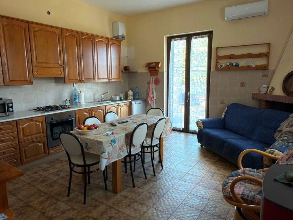 casa indipendente in vendita a Crotone