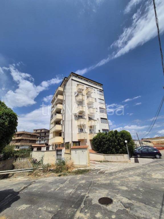 appartamento in vendita a Crotone in zona Farina