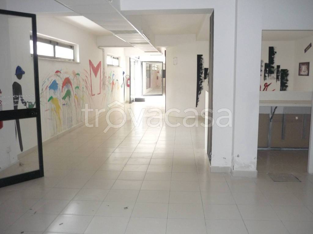 locale commerciale in vendita a Crotone