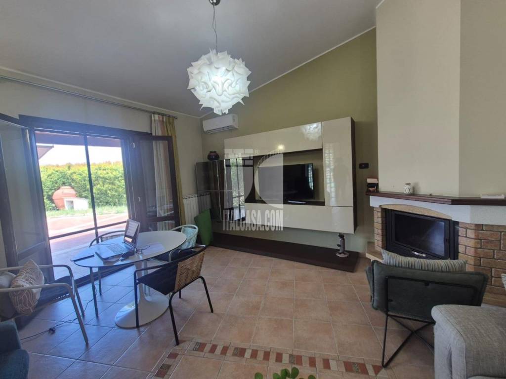 casa indipendente in vendita a Crotone in zona Margherita