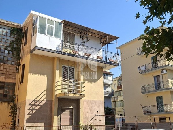 appartamento in vendita a Crotone in zona Centro Città