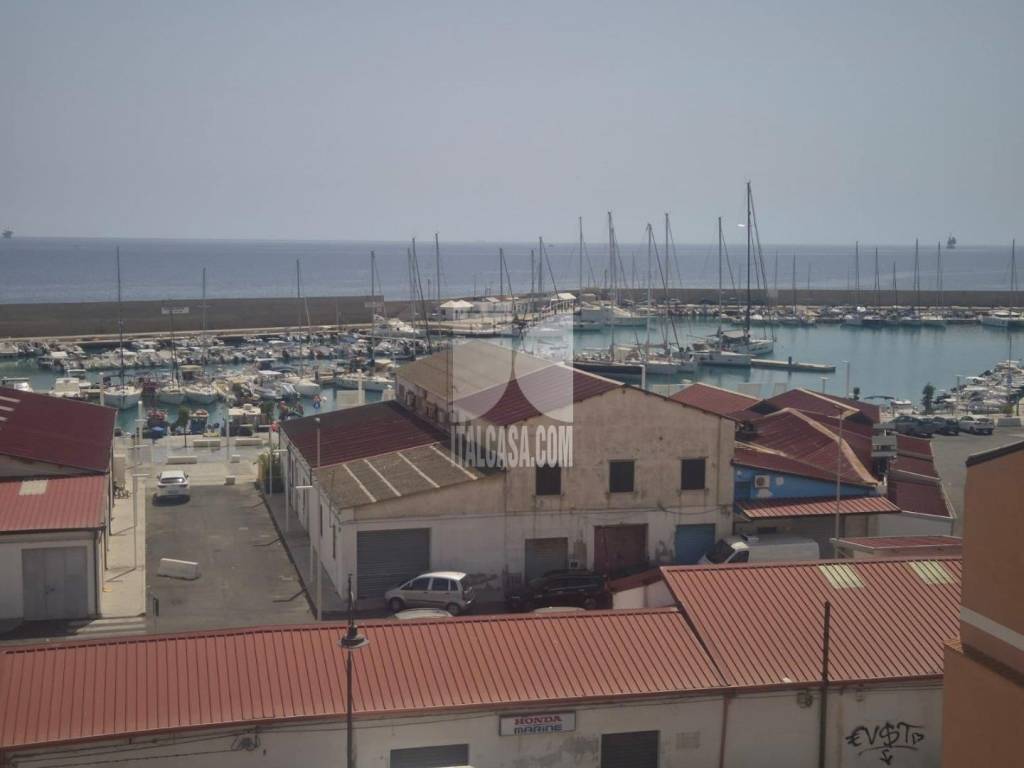 appartamento in vendita a Crotone in zona Centro Città