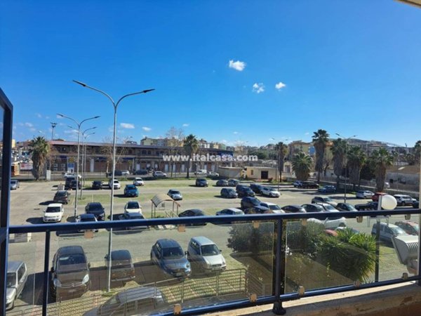 ufficio in vendita a Crotone in zona Centro Città