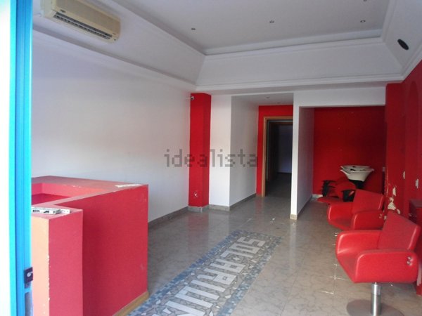 locale di sgombero in vendita a Crotone