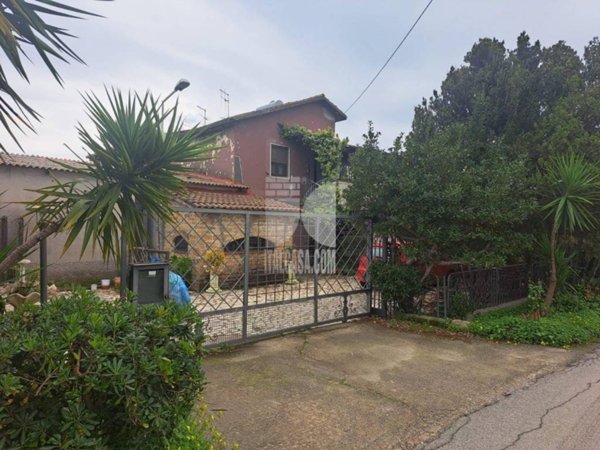 casa indipendente in vendita a Crotone in zona Margherita