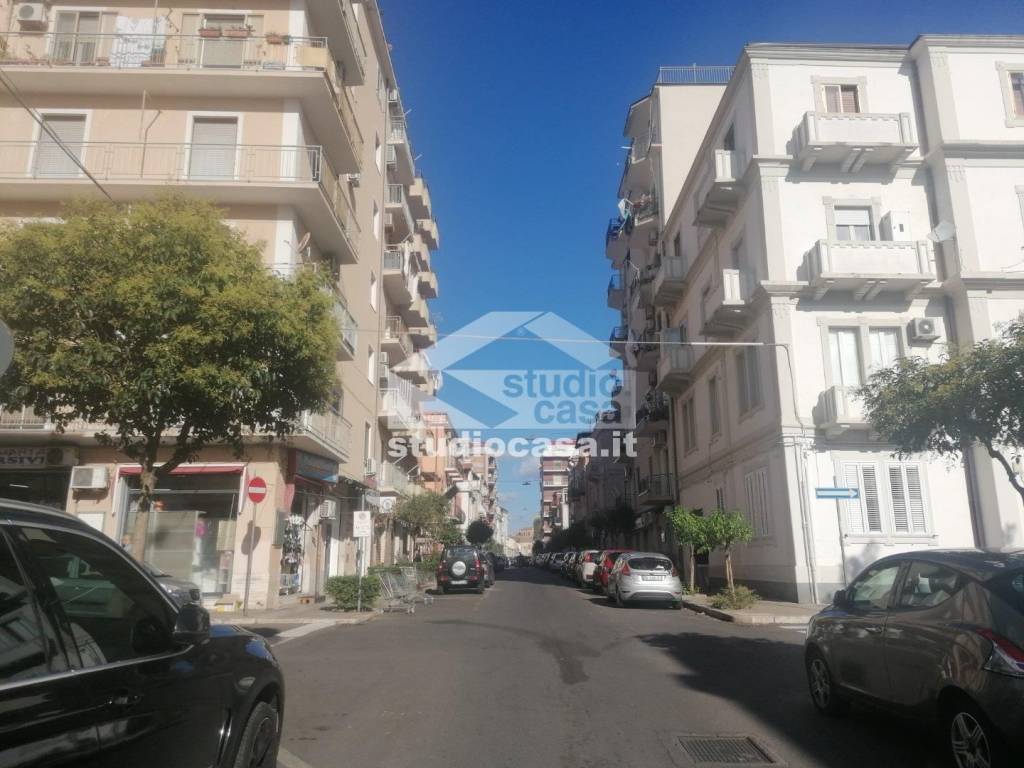 ufficio in vendita a Crotone in zona Centro Città