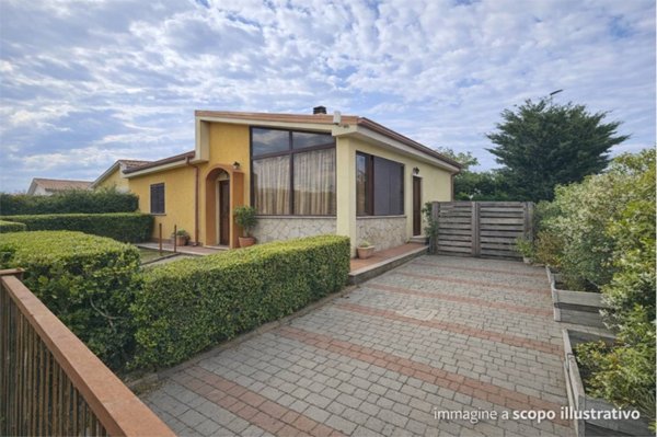 casa indipendente in vendita a Crotone in zona Cipolla