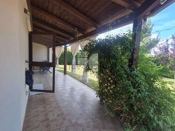 casa indipendente in vendita a Crotone in zona Margherita