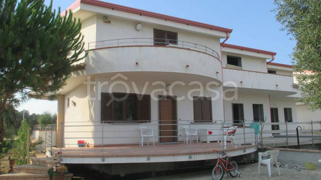 casa indipendente in vendita a Crucoli in zona Torretta