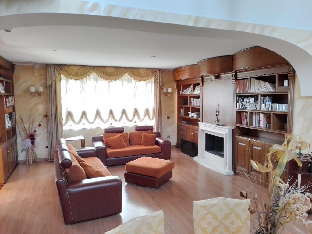 casa indipendente in vendita a Crucoli in zona Torretta