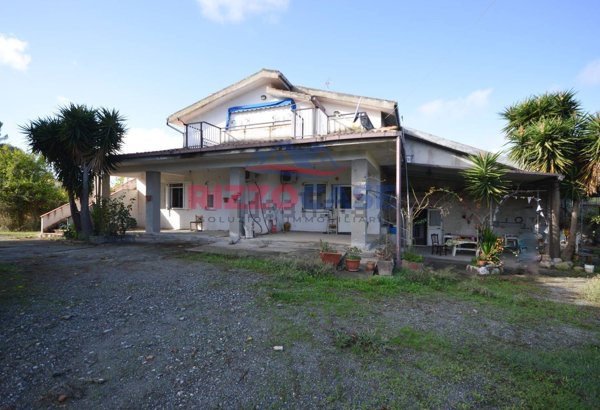 casa indipendente in vendita a Crucoli