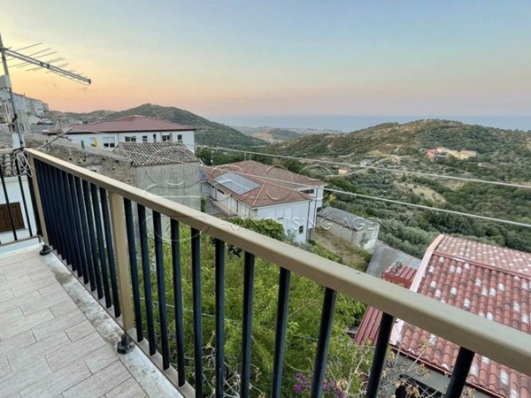 appartamento in vendita a Crucoli in zona Torretta