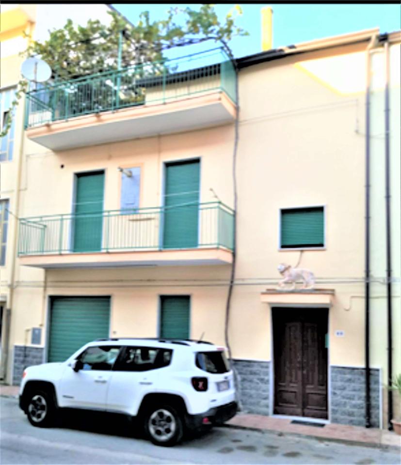 casa indipendente in vendita a Crucoli
