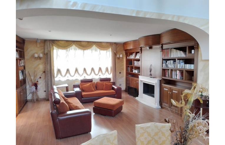 casa indipendente in vendita a Crucoli in zona Torretta