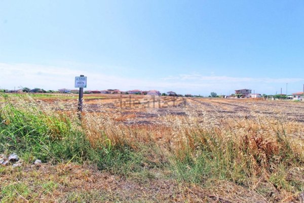 terreno edificabile in vendita a Cutro in zona Steccato