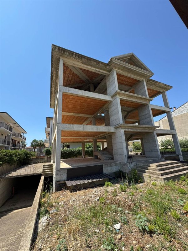 casa indipendente in vendita a Cutro