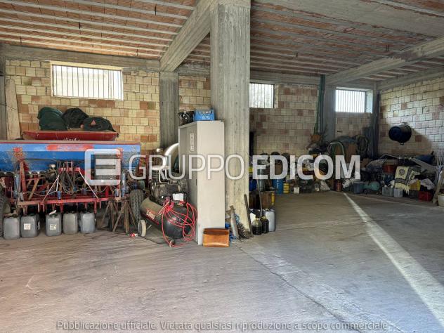 locale commerciale in vendita a Cutro