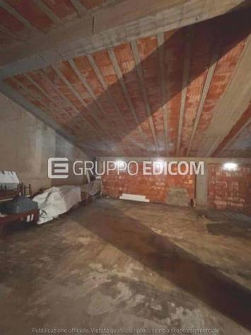 locale commerciale in vendita a Cutro