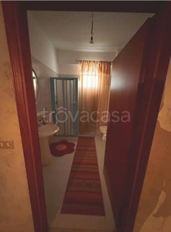 locale commerciale in vendita a Cutro