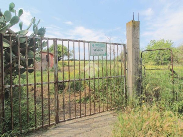 terreno agricolo in vendita ad Isola di Capo Rizzuto in zona Le Castella