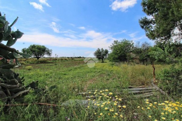 ufficio in vendita ad Isola di Capo Rizzuto in zona Le Castella