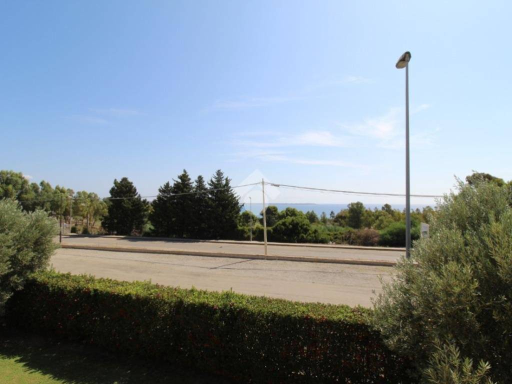 appartamento in vendita ad Isola di Capo Rizzuto in zona Le Castella